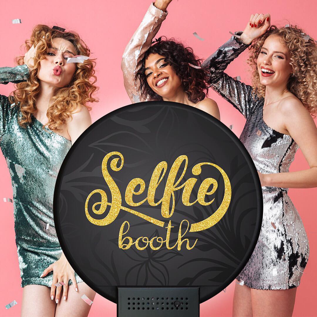 Selfie booth glam-style portrait