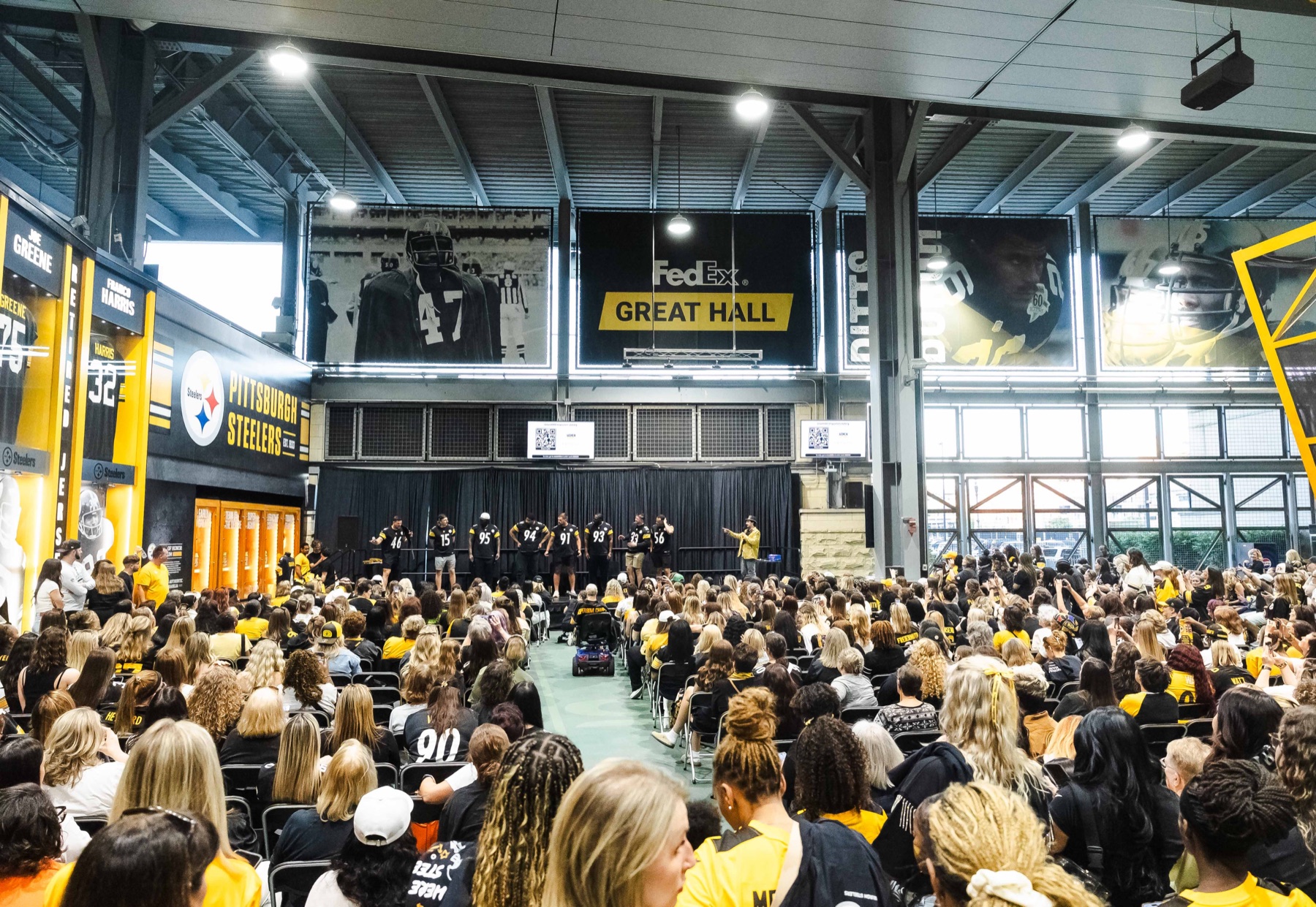 Steelers stadium activation crowd