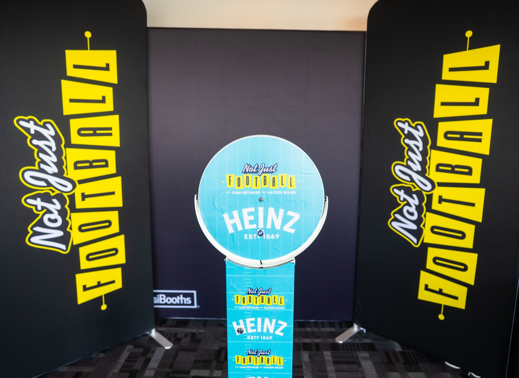 Vox Media and Heinz branded backdrop activation