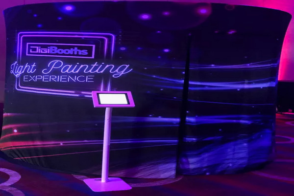 A modern-style light-painting photobooth